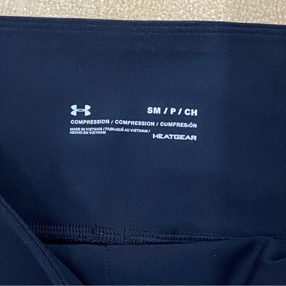 Under Armour Black Bike Shorts Compression Activewear Woman’s Small - Picture 5 of 5
